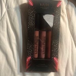 Nyc lingerie lipstick set